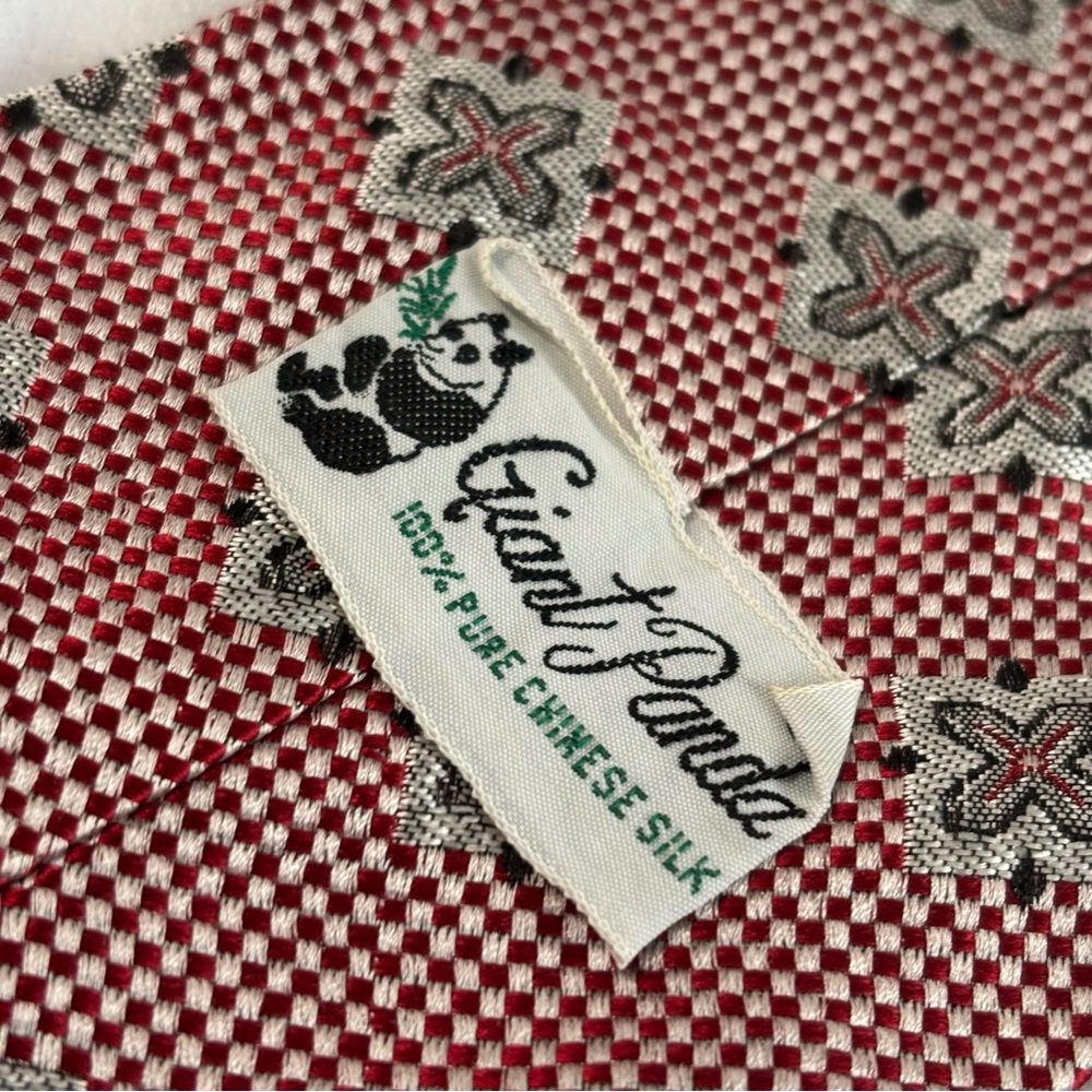 Vintage 100% Pure Chinese Silk Red Patterned Men's Tie Giant Panda One Size - Picture 3 of 3